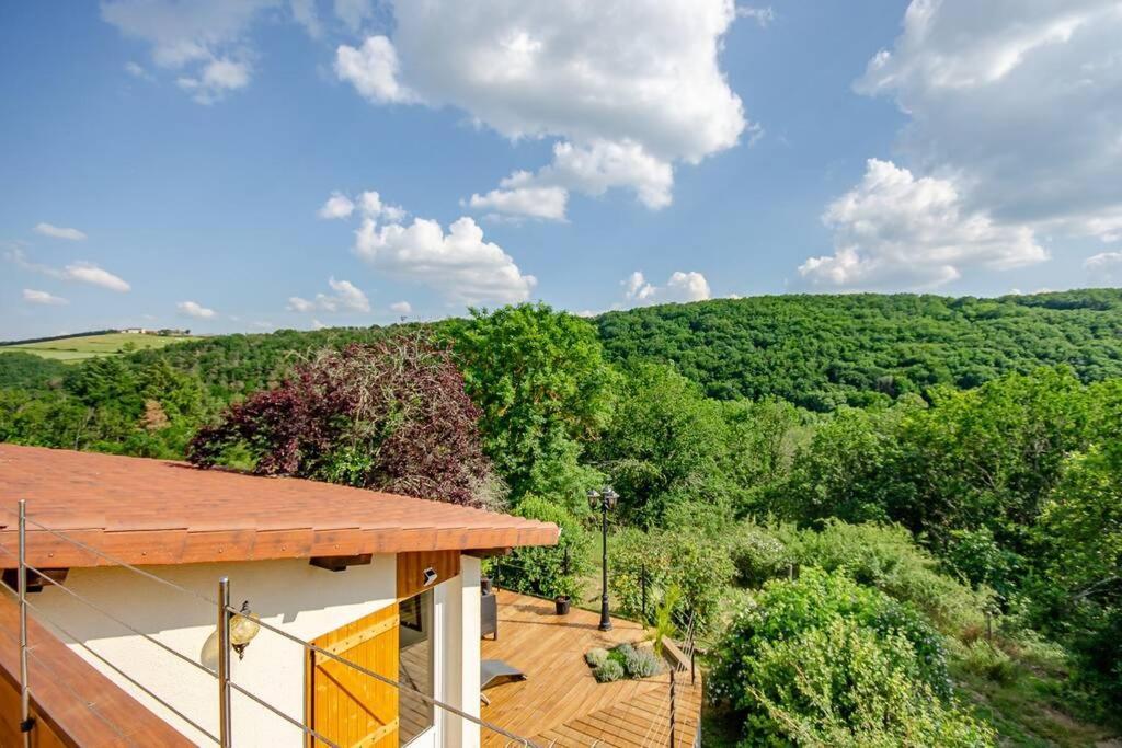 Gite Du Mont Plaisir Villa Chouvigny Bagian luar foto